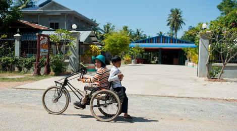 Experiences from Peer Group Training of Wheelchair Users